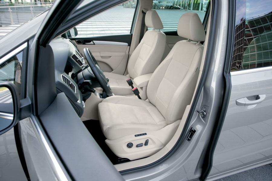  Volkswagen Sharan 2010 года  (фото 41 из 71)